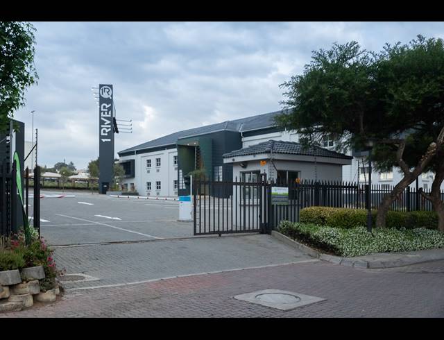 335M² OFFICE TO LET IN VORNA VALLEY